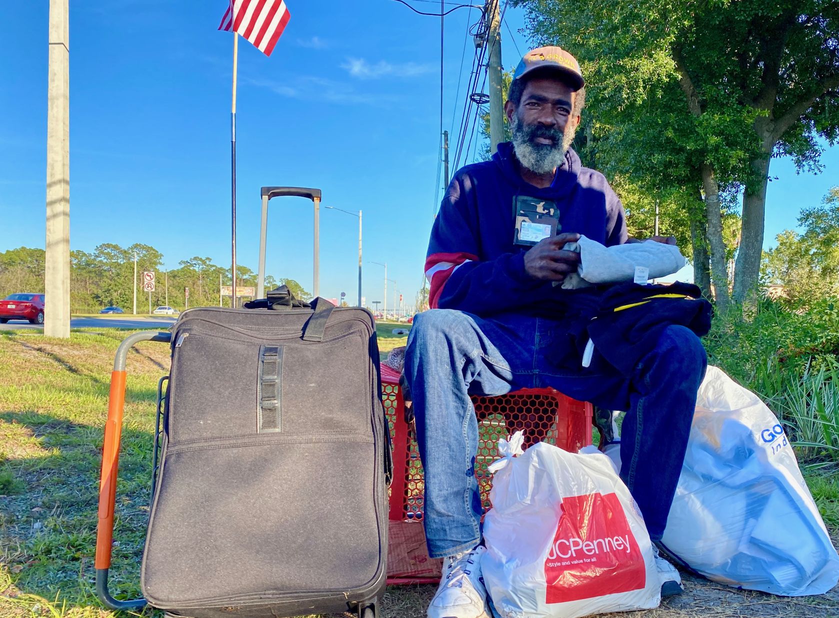 UCF student kicks of the holiday season by giving back